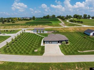 22818 Ponderosa Rd, Gretna, NE 68028