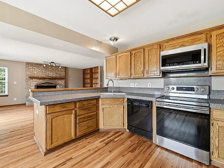 110 Mobray Ct — Photo 11