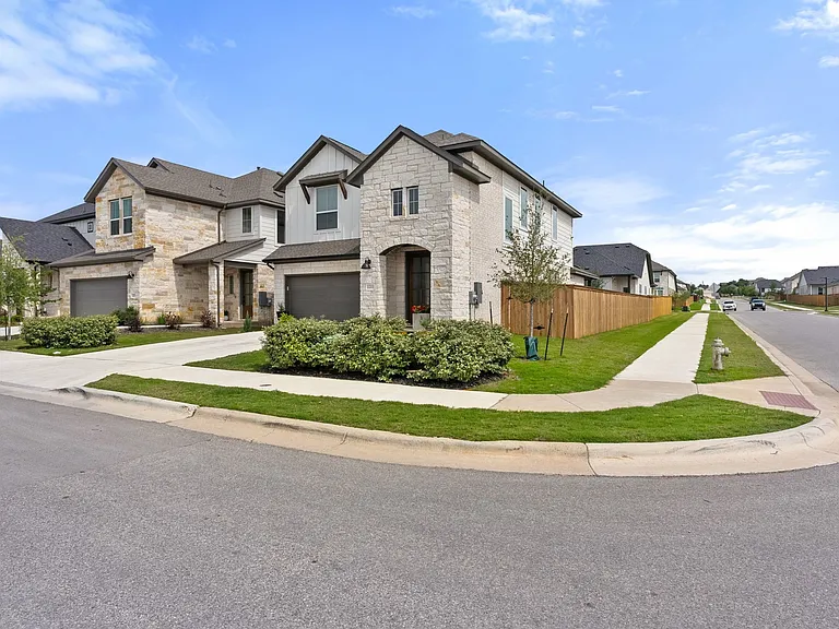 1211 N Roger Hanks Pkwy — Photo 31
