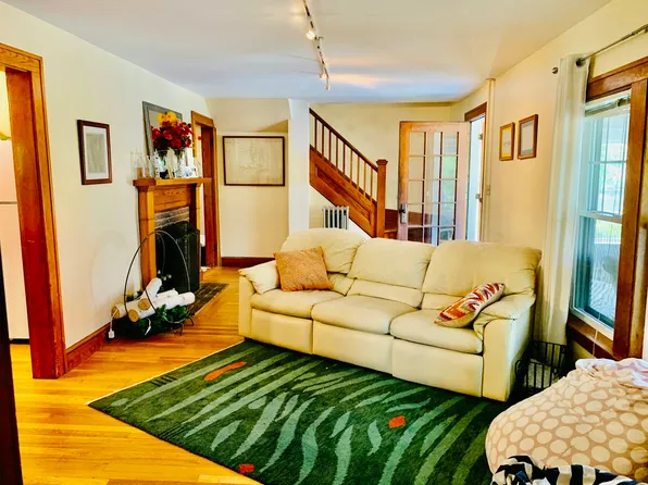 5 Mack Ave, West Lebanon, NH 03784