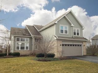 13 Red Bud Ct, Bolingbrook, IL 60490