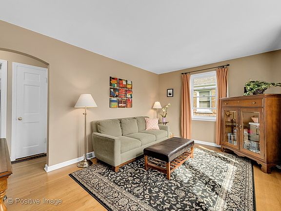 2nd image of 604 8th Ave