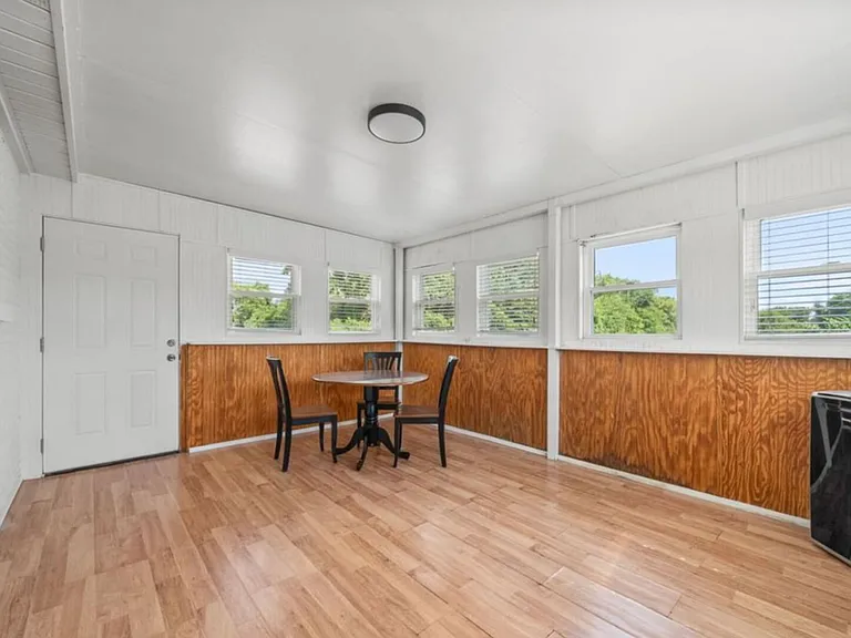 Bancroft Dr — Photo 25