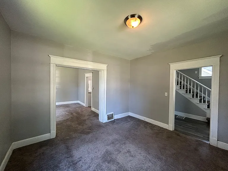 503 W 17th St — Photo 15