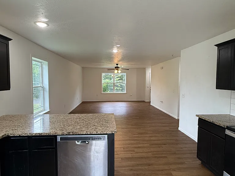 212 Hunter Ave — Photo 9