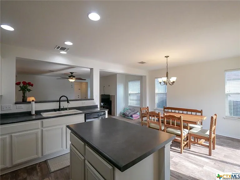 1148 Lonesome Oak Dr — Photo 5