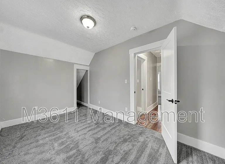 2503 S 8th St — Photo 17