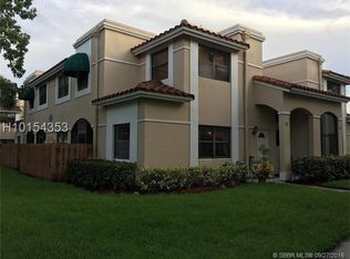 579 Racquet Club Rd APT 12, Weston, FL 33326