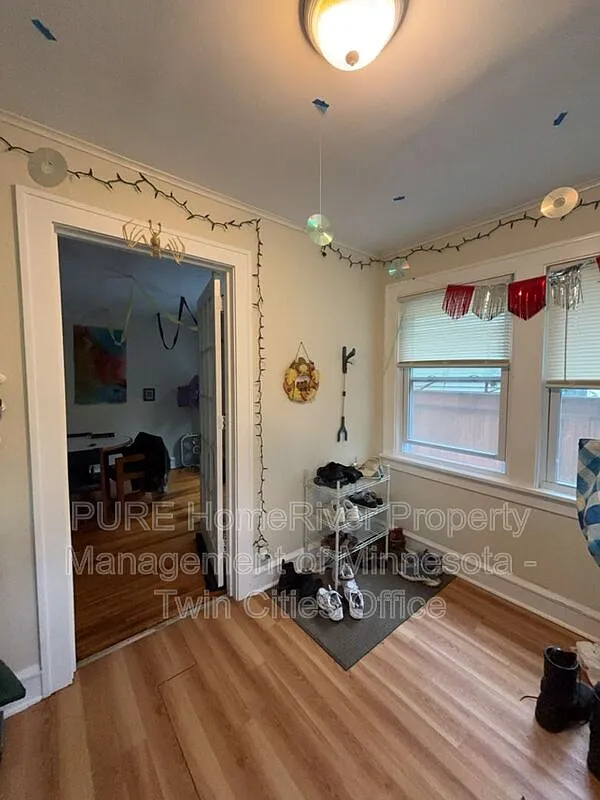 3 bed, 2.0 bath, 1641 sqft, $1,949 — Photo 3