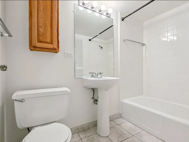 bathroom bathroom