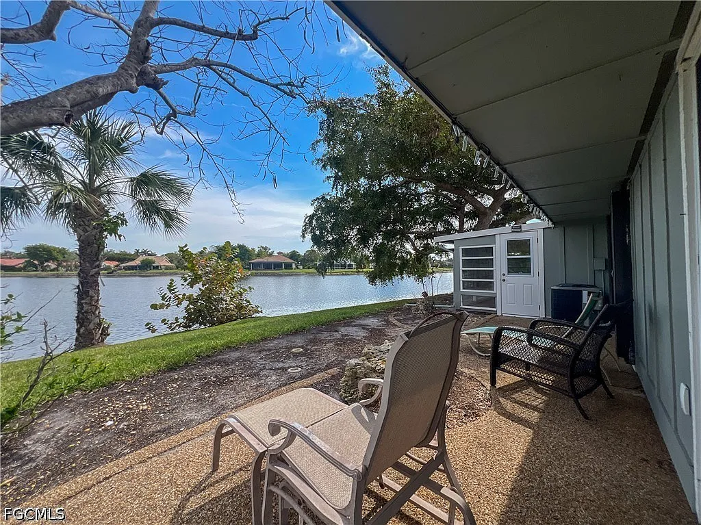 2 bed, 2.0 bath, 1200 sqft, $1,799 — Photo 2