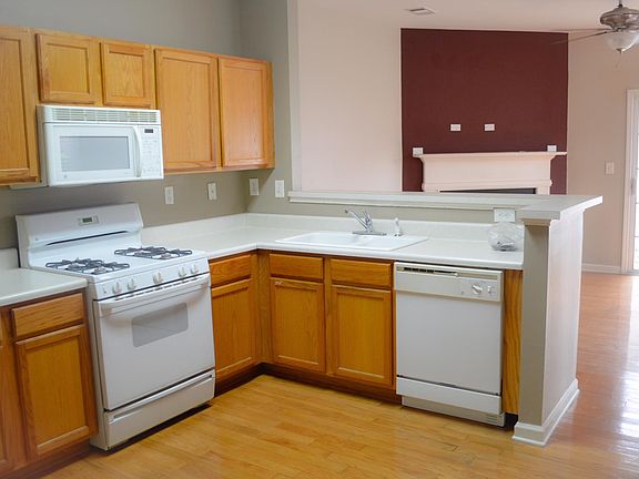 Kitchen https://home.cozy.co/apply/#!/423981