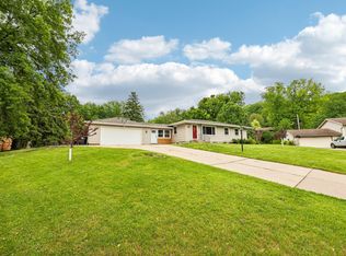 2717 Terrace Dr, Burnsville, MN 55337