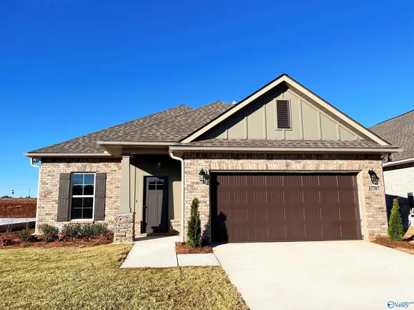 17707 Cabernet St, Athens, AL 35613