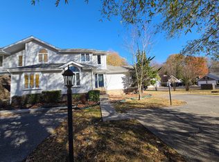 916 Stonebrook Dr, Paducah, KY 42003