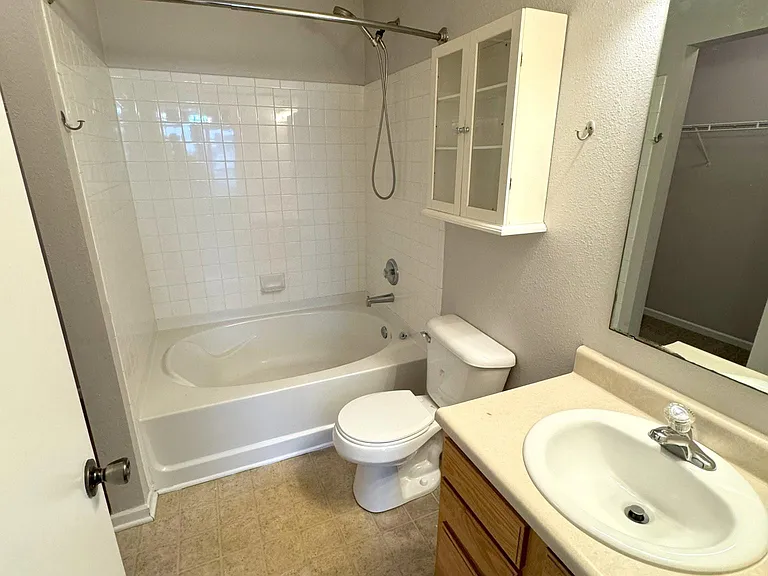 2720 Speedwell Ln — Photo 8