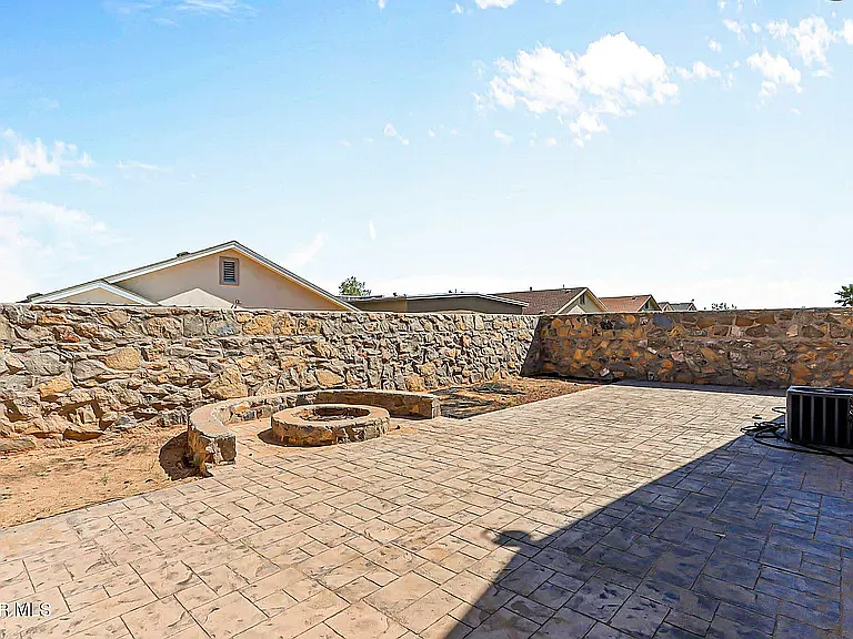 12761 Ramon Prieto — Photo 4