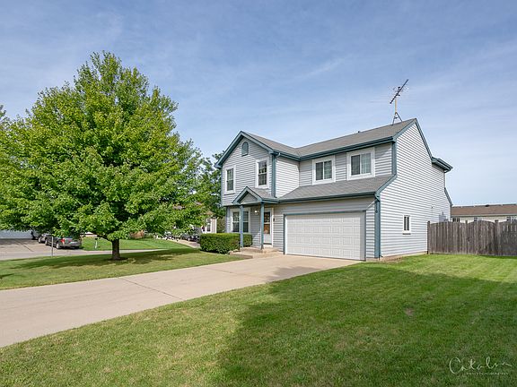 2nd image of 116 W Abbey Ln