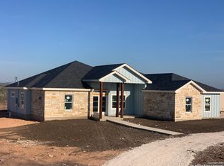 59 Greystone Hills Cir, Uvalde, TX 78801