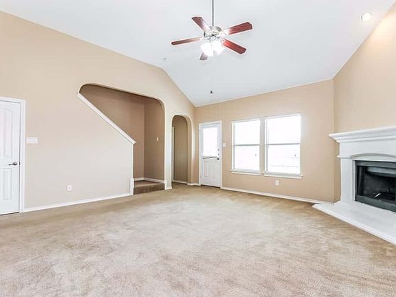 2nd image of 3205 Hornbeam St