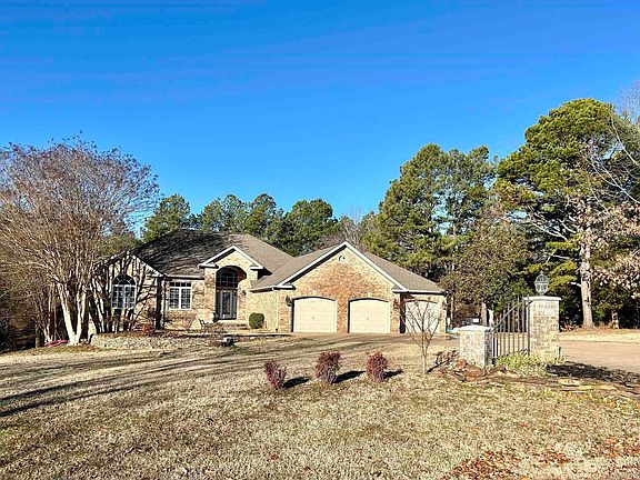 3rd image of 106 Kerryville Dr