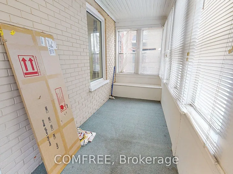 1405 King St E — Photo 22