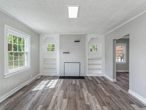 3rd image of 2752 Tarleton Ave