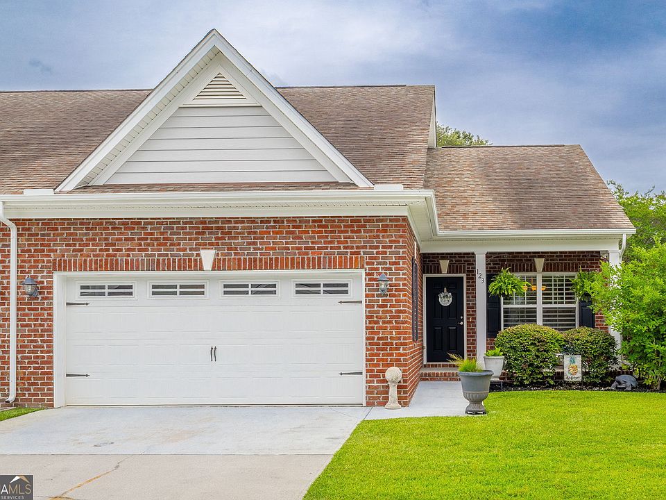 1st image of 123 Regency Cir