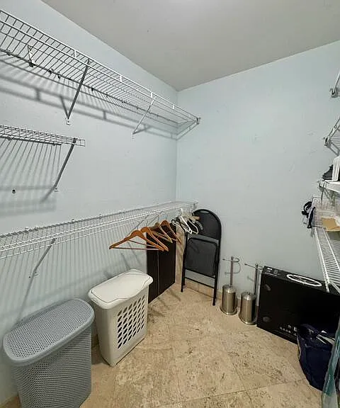2400 NE 33rd Ave #208 — Photo 10