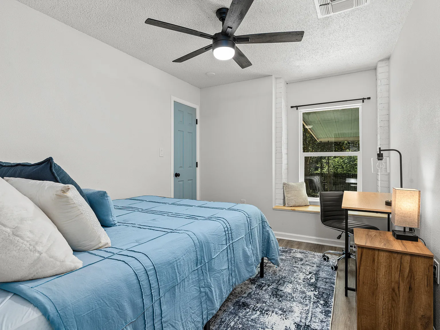 4 bed, 3.0 bath, 2193 sqft, $724 — Photo 1