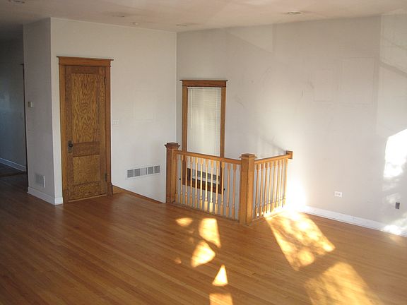 3rd image of 2632 N Richmond St