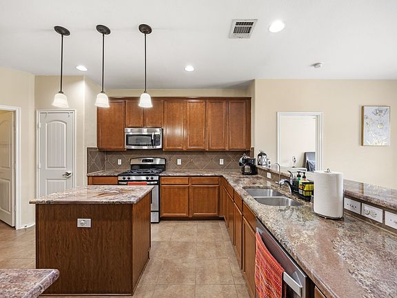 4th image of 3602 Spring Run Ln