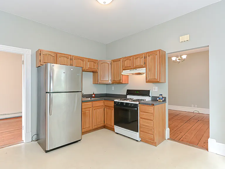 108 Beacon St #1A — Photo 4