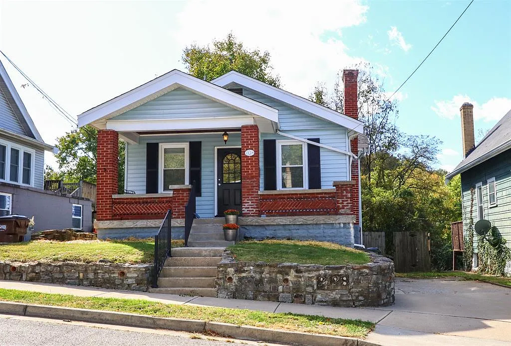 2128 Linden Rd photo 1