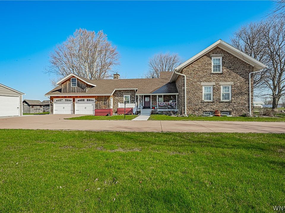 1st image of 2804 Maple Rd