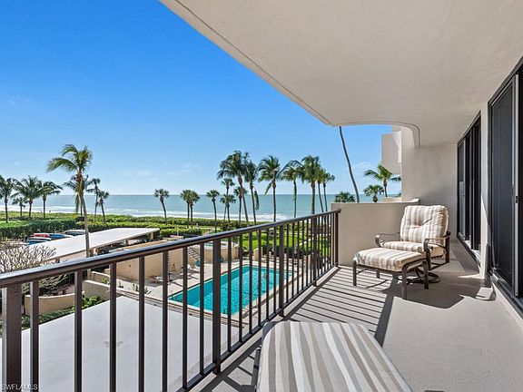 3rd image of 4001 Gulf Shore Blvd N APT 205