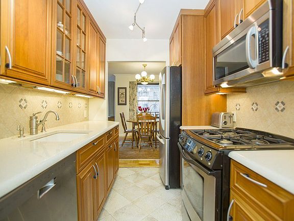 5th image of 505 E 79th St APT 4A