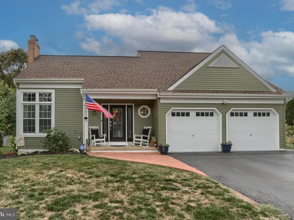 8 Brooklane Ct, Elizabethtown, PA 17022