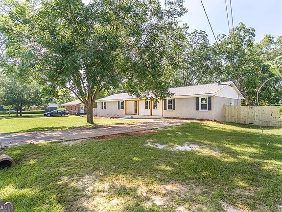 3rd image of 112 Conley Dr