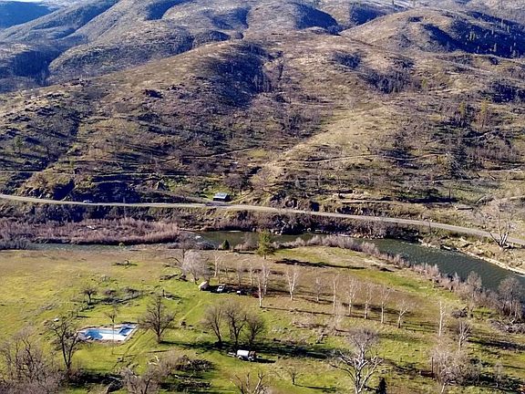 4th image of 19625 Klamath River Rd