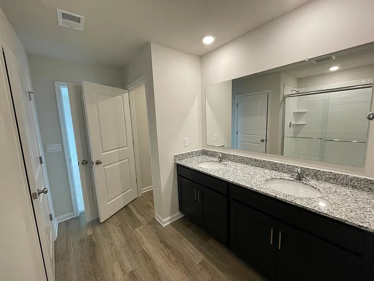 182 Hamstead Dr — Photo 7