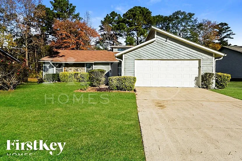 3 bed, 2.0 bath, 1738 sqft, $2,060 — Photo 1