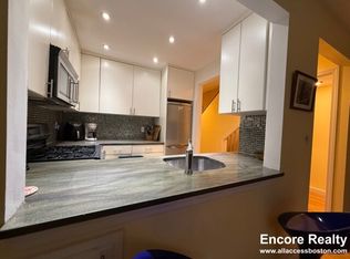 41 Breakwater Dr, Chelsea, MA 02150