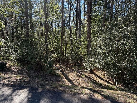 5th image of 168 Highland Woods Rd