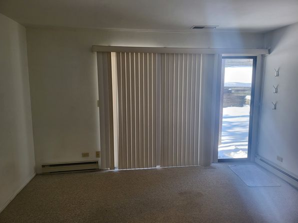 32 Montego Colo APT 7, Fox Lake, IL 60020
