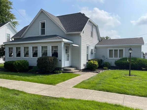 104 N Park Ave, Royal Center, IN 46978