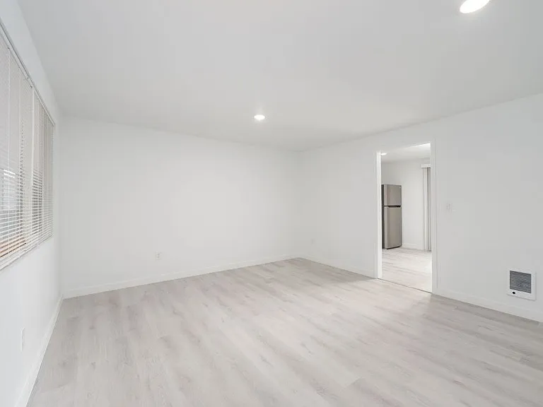 Melody Apartments — Photo 13