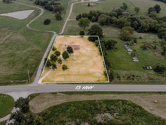 3rd image of 561 SE 13th Hwy
