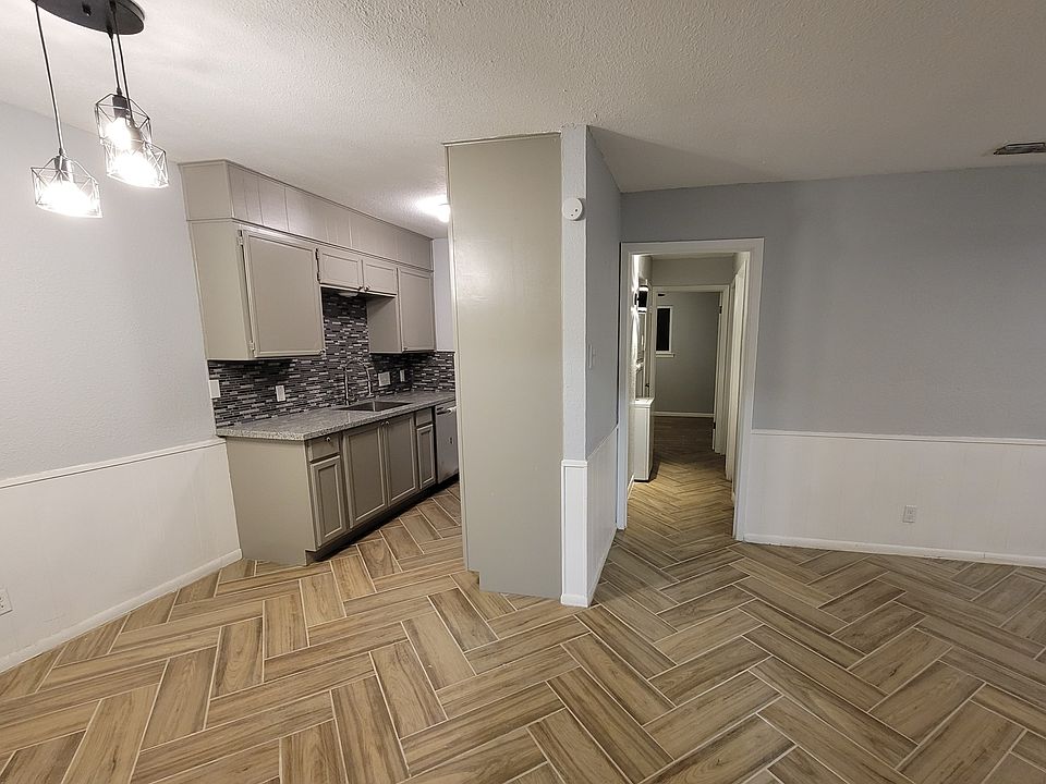 1st image of 425 N Gilmer St #12