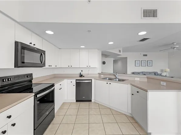 19870 Breckenridge Dr Unit 402, ESTERO, FL 33928